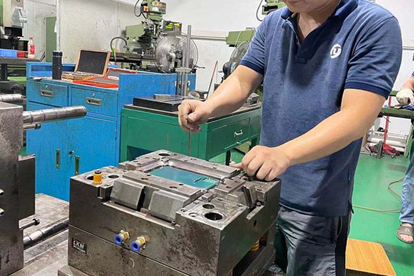 Refined: the essence of plastic mold design